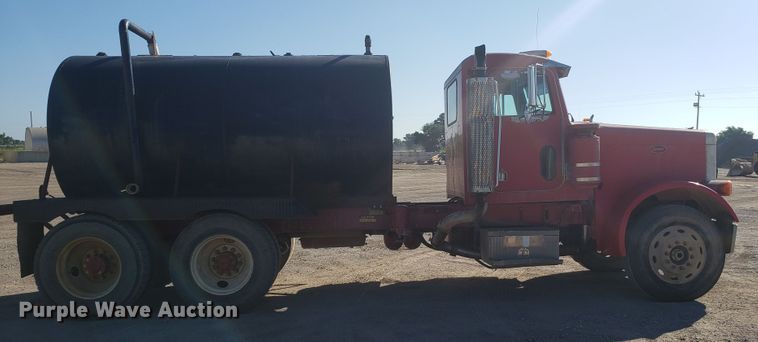 image for item DE3993 1991 Peterbilt 379 tank truck
