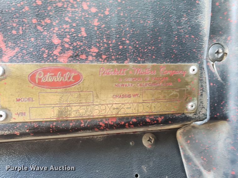 image for item DE3993 1991 Peterbilt 379 tank truck