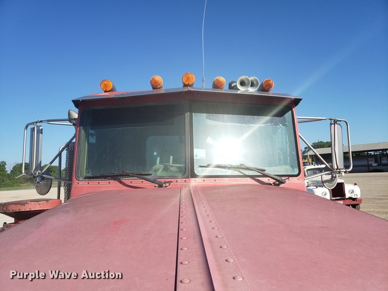 image for item DE3993 1991 Peterbilt 379 tank truck