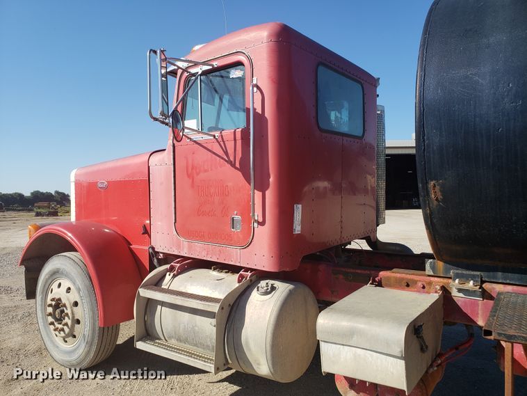 image for item DE3993 1991 Peterbilt 379 tank truck