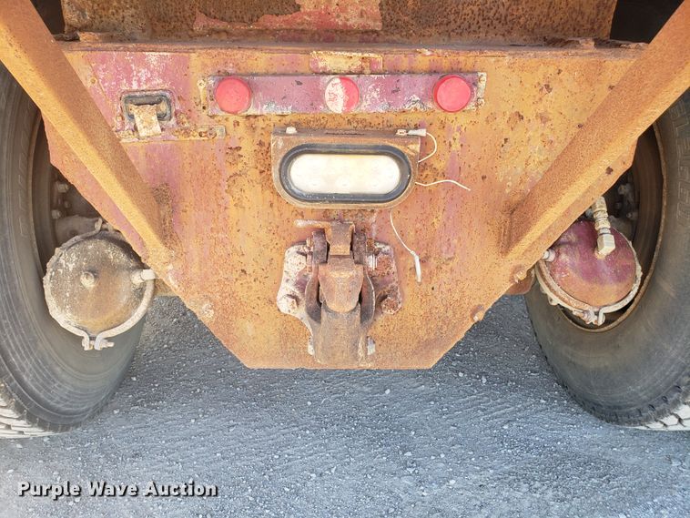 image for item DE3993 1991 Peterbilt 379 tank truck