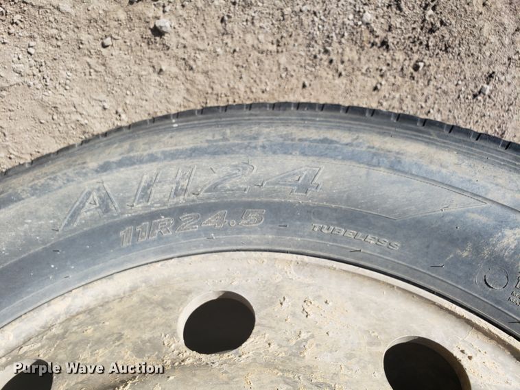 image for item DE3993 1991 Peterbilt 379 tank truck