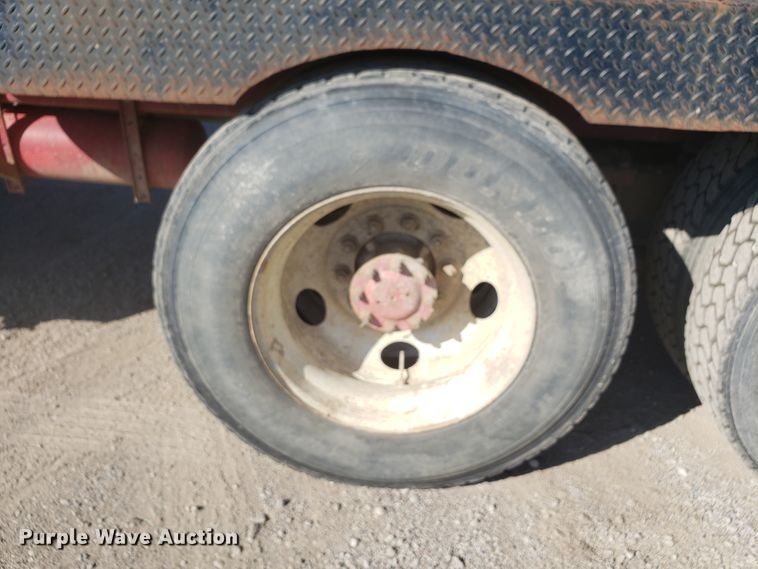 image for item DE3993 1991 Peterbilt 379 tank truck