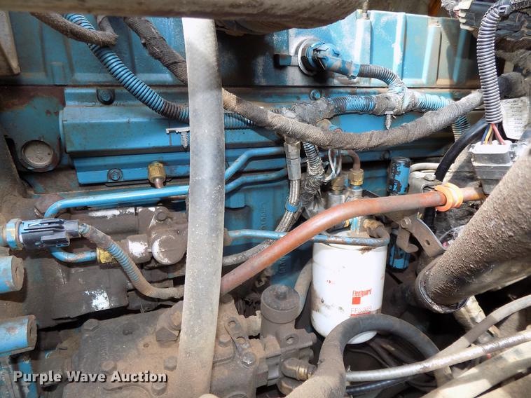 image for item DE7697 2005 International 7400 digger derrick truck