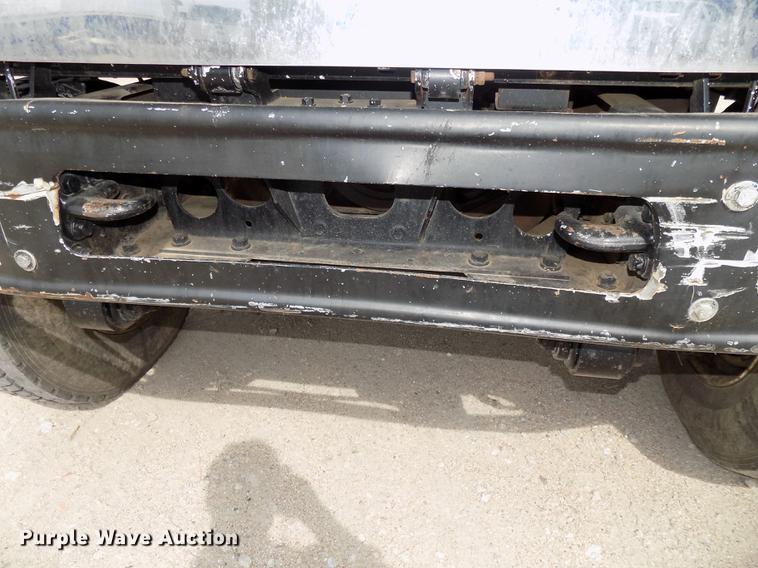 image for item DE7697 2005 International 7400 digger derrick truck