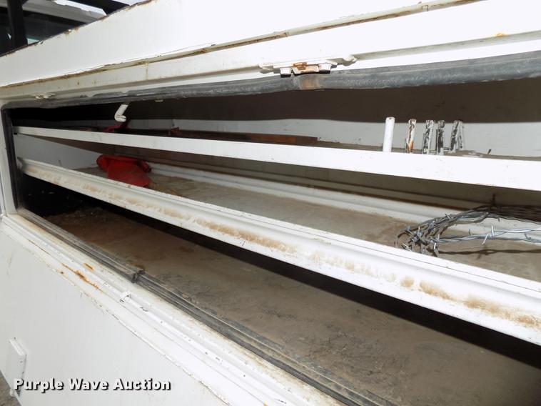 image for item DE7697 2005 International 7400 digger derrick truck