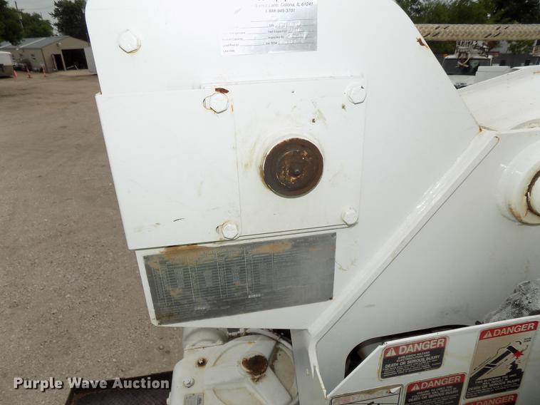 image for item DE7697 2005 International 7400 digger derrick truck