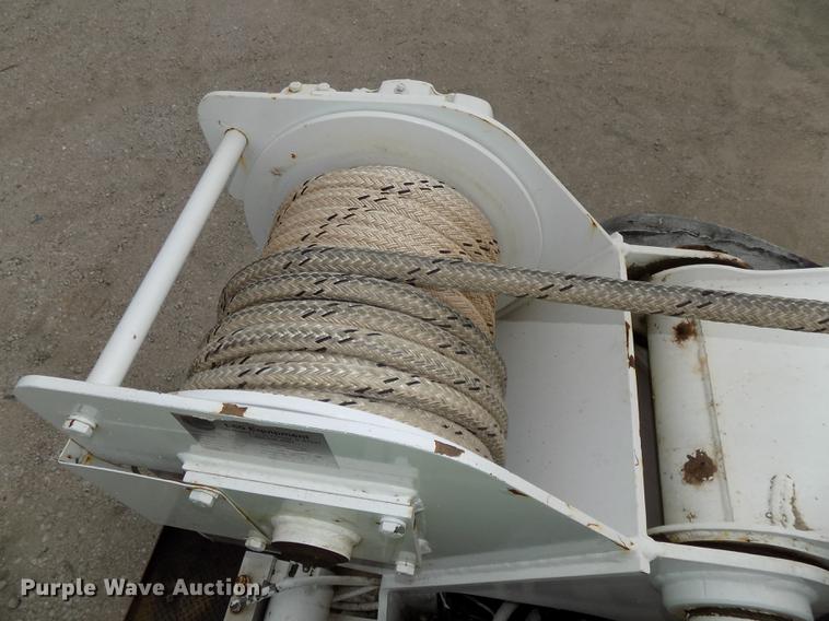 image for item DE7697 2005 International 7400 digger derrick truck