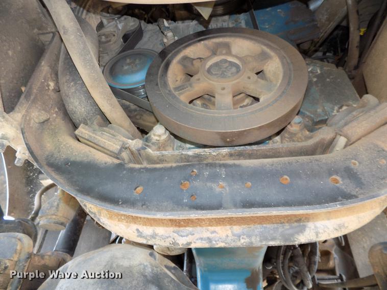 image for item DE7697 2005 International 7400 digger derrick truck