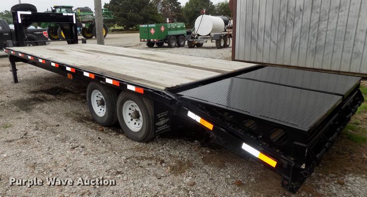 image for item DE7724 2015 H&H equipment trailer