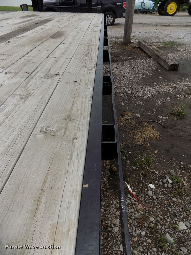 image for item DE7724 2015 H&H equipment trailer