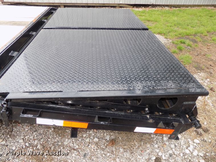 image for item DE7724 2015 H&H equipment trailer