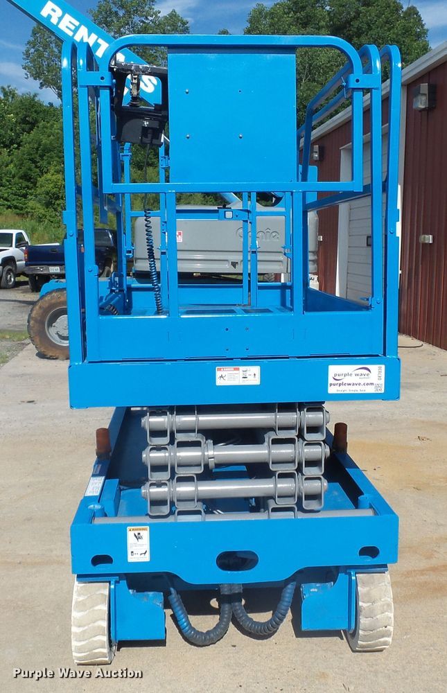 image for item DE7830 Genie GS2646 scissor lift