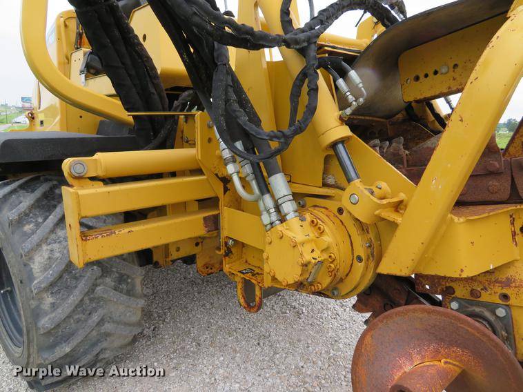 image for item DE8140 2008 Vermeer RT650 trencher