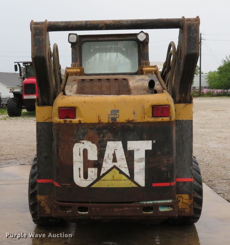 image for item DE8157 2001 Caterpillar 252 skid steer