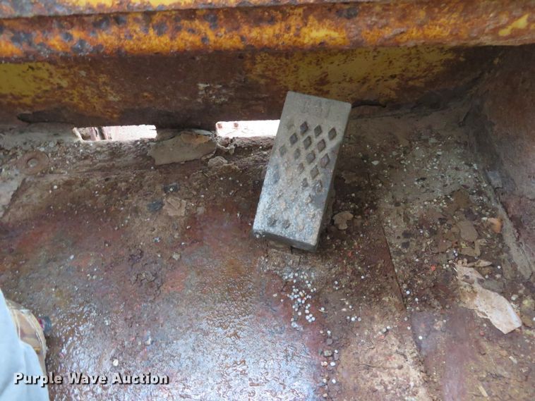 image for item DE8157 2001 Caterpillar 252 skid steer