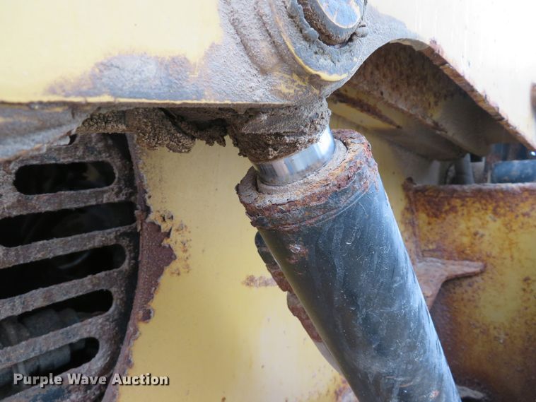 image for item DE8157 2001 Caterpillar 252 skid steer