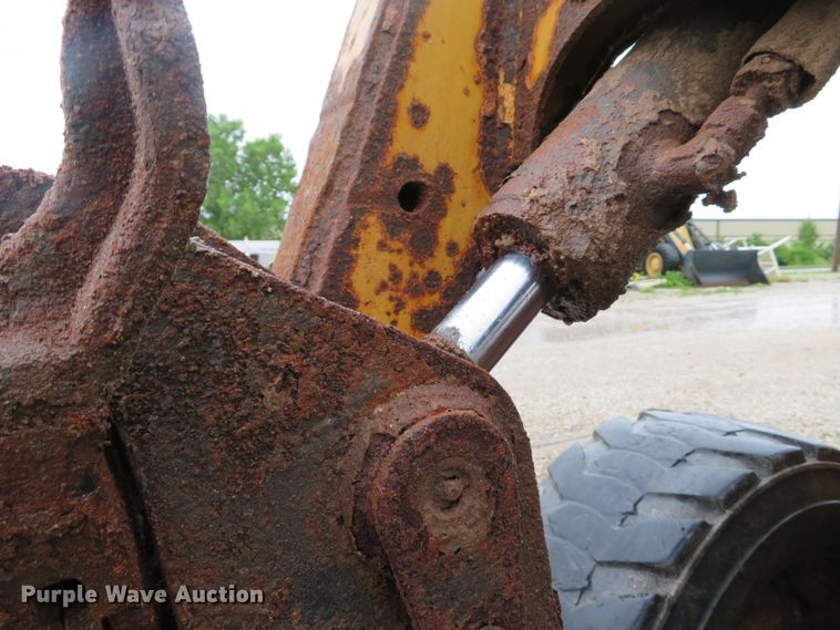 image for item DE8157 2001 Caterpillar 252 skid steer