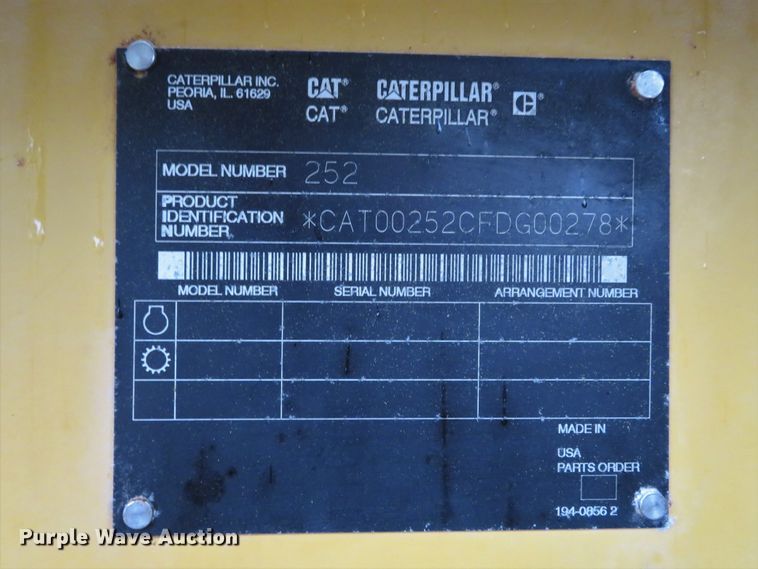image for item DE8157 2001 Caterpillar 252 skid steer