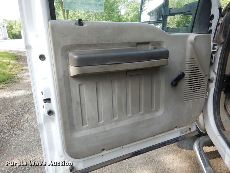 image for item DE8489 2008 Ford F450 Super Duty XL utility bed truck