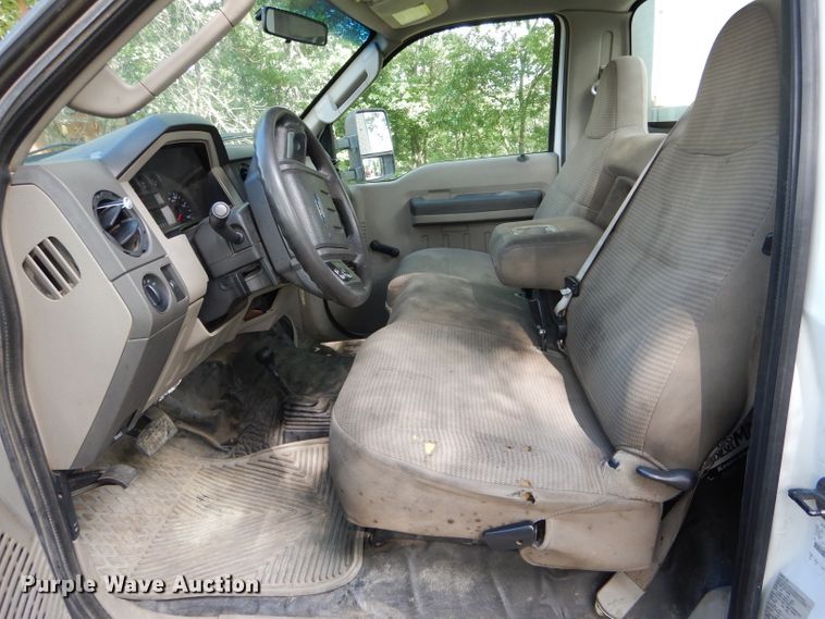 image for item DE8489 2008 Ford F450 Super Duty XL utility bed truck