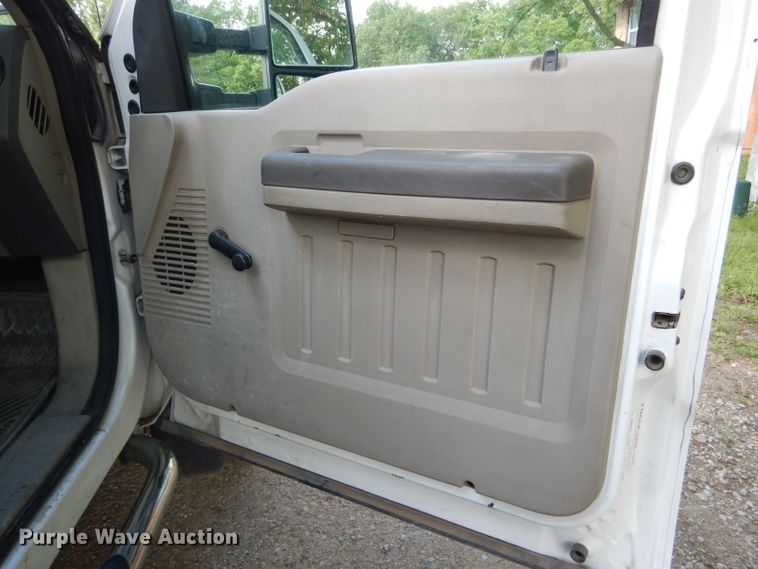 image for item DE8489 2008 Ford F450 Super Duty XL utility bed truck