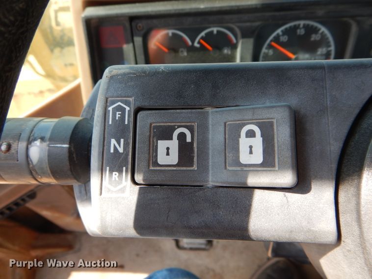 image for item DE8495 1995 Caterpillar 950F Series II wheel loader