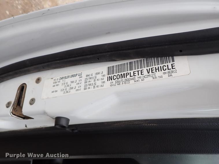 image for item DF1204 2011 Dodge Ram 5500 service truck with crane