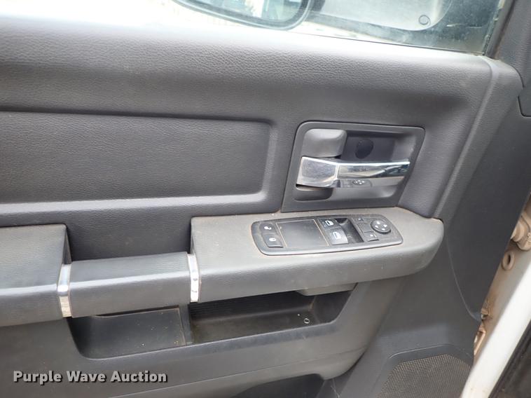 image for item DF1204 2011 Dodge Ram 5500 service truck with crane