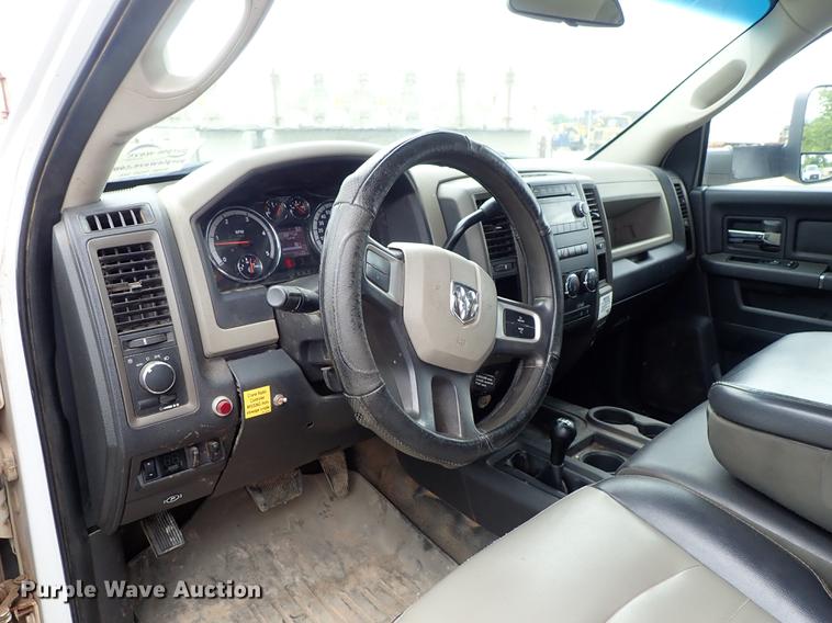 image for item DF1204 2011 Dodge Ram 5500 service truck with crane