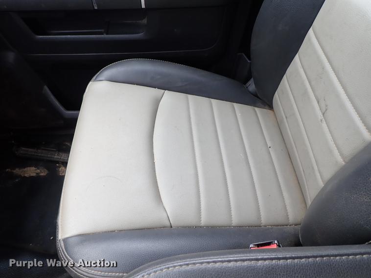 image for item DF1204 2011 Dodge Ram 5500 service truck with crane