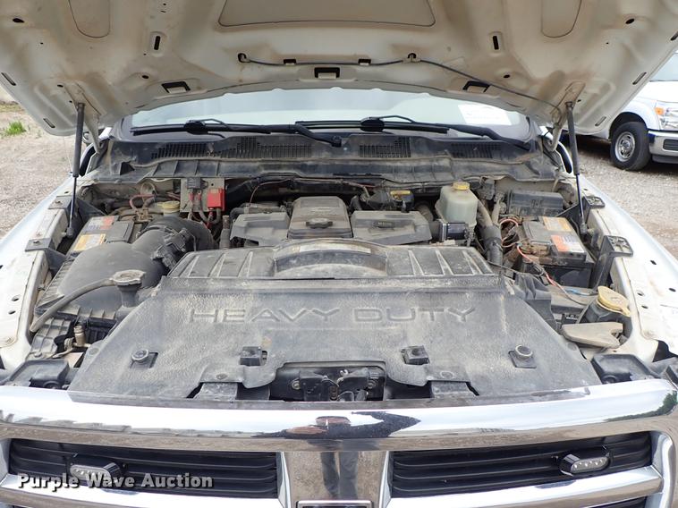 image for item DF1204 2011 Dodge Ram 5500 service truck with crane