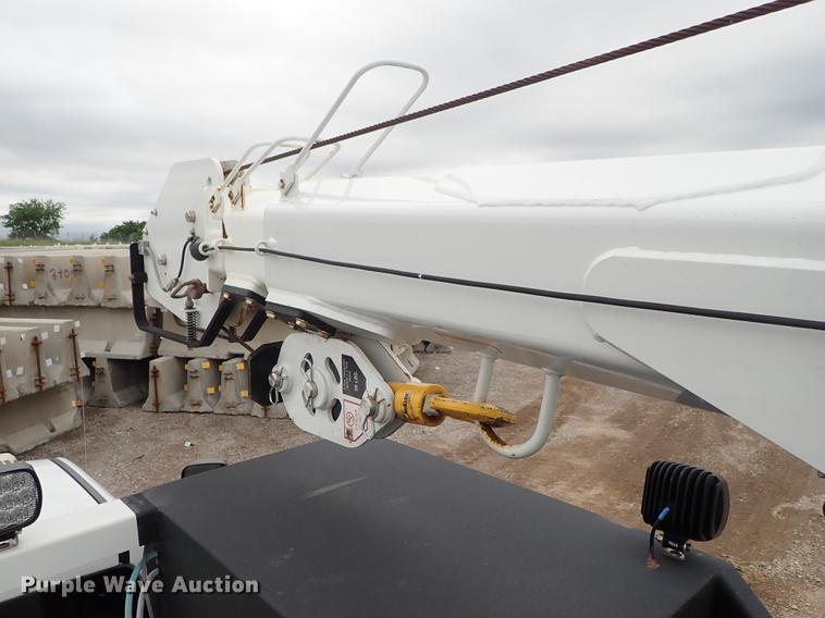 image for item DF1204 2011 Dodge Ram 5500 service truck with crane