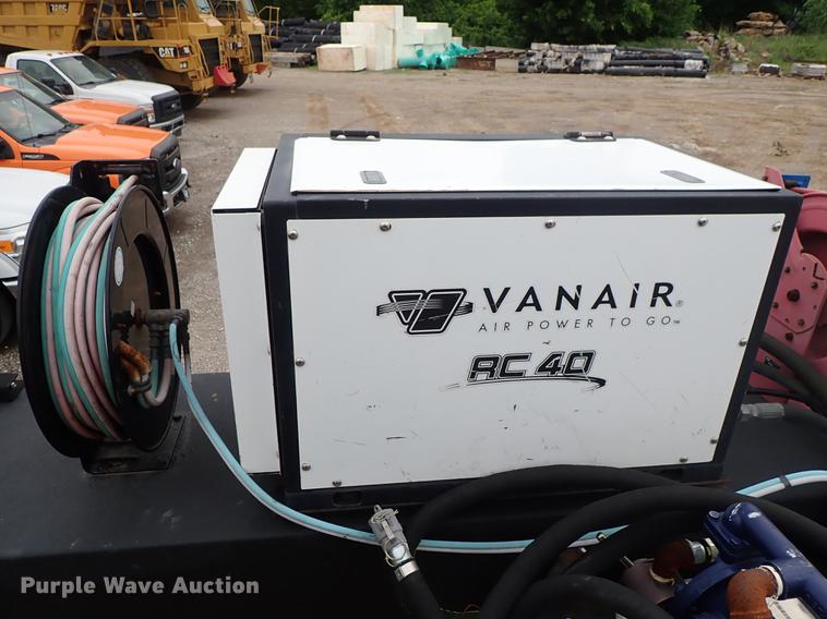 image for item DF1204 2011 Dodge Ram 5500 service truck with crane