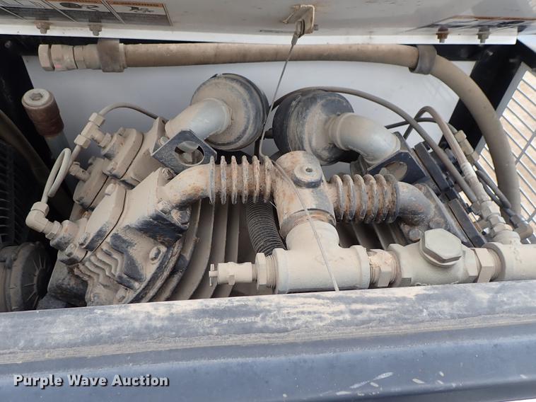 image for item DF1204 2011 Dodge Ram 5500 service truck with crane