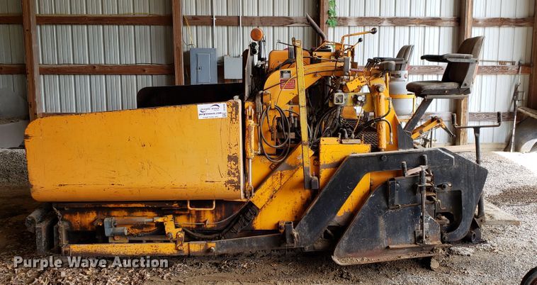 image for item DF3493 2001 LeeBoy L8500T paver