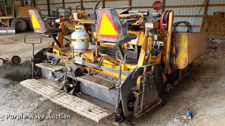 image for item DF3493 2001 LeeBoy L8500T paver