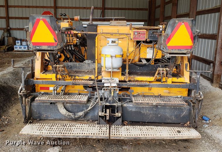 image for item DF3493 2001 LeeBoy L8500T paver