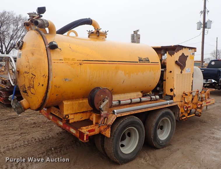 image for item DF8733 2000 Vactron PMD-800DT vacuum trailer