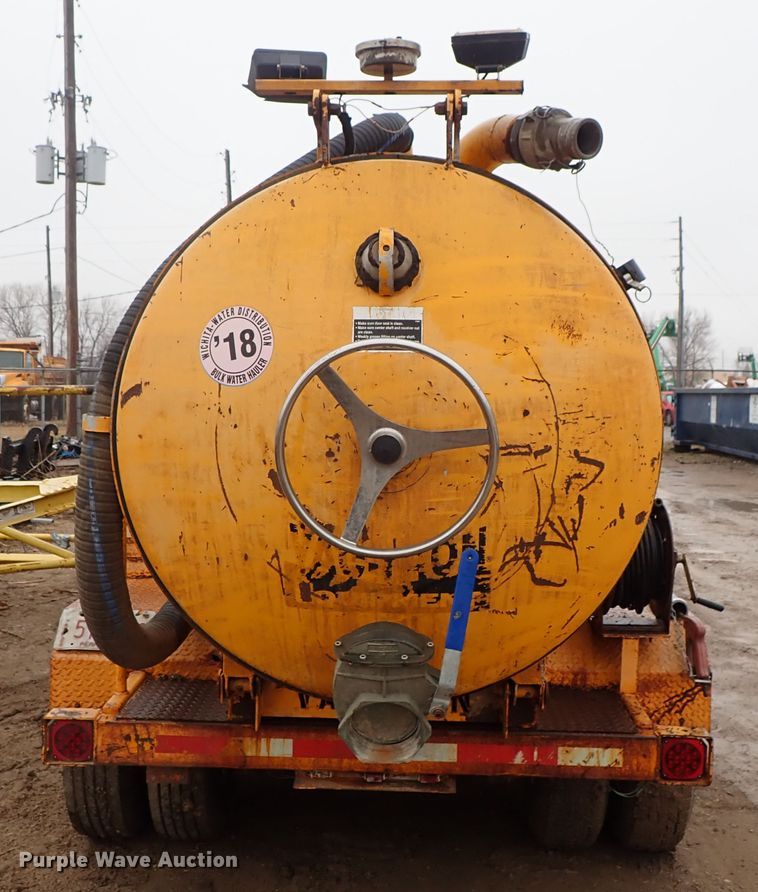 image for item DF8733 2000 Vactron PMD-800DT vacuum trailer