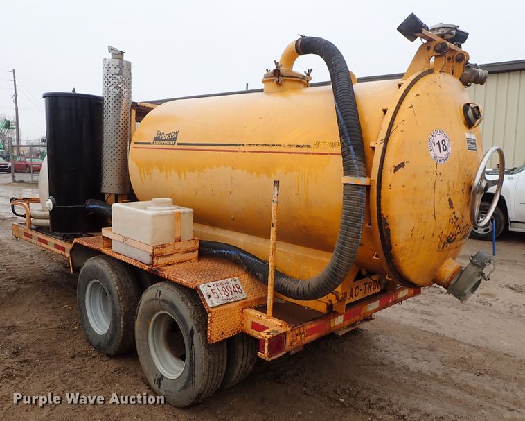 image for item DF8733 2000 Vactron PMD-800DT vacuum trailer
