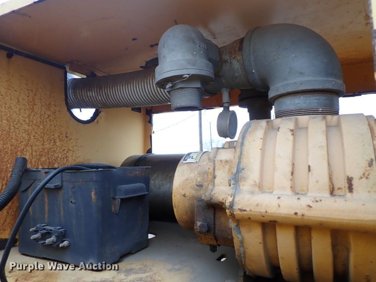 image for item DF8733 2000 Vactron PMD-800DT vacuum trailer