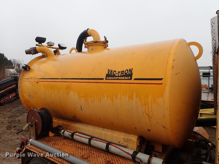 image for item DF8733 2000 Vactron PMD-800DT vacuum trailer