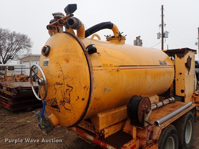 image for item DF8733 2000 Vactron PMD-800DT vacuum trailer