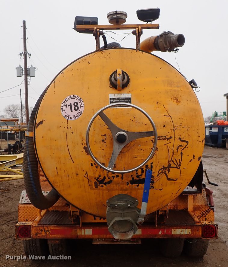 image for item DF8733 2000 Vactron PMD-800DT vacuum trailer