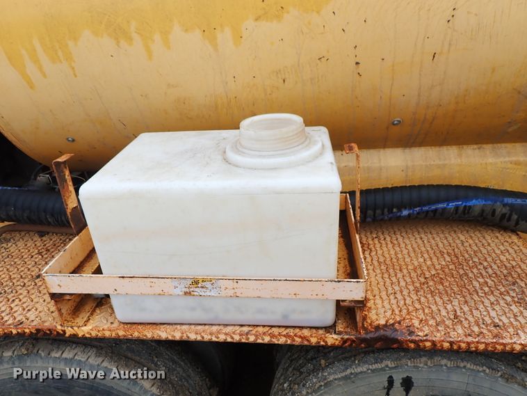 image for item DF8733 2000 Vactron PMD-800DT vacuum trailer