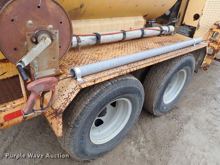 image for item DF8733 2000 Vactron PMD-800DT vacuum trailer