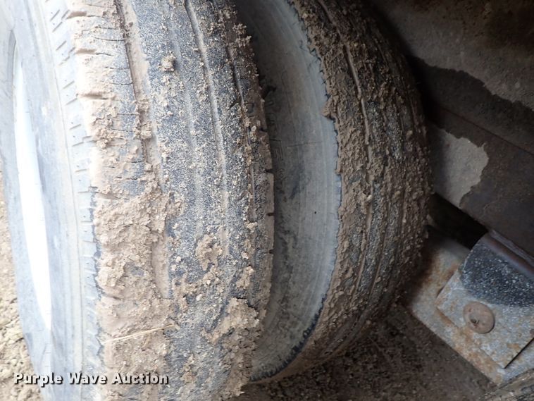 image for item DF8733 2000 Vactron PMD-800DT vacuum trailer