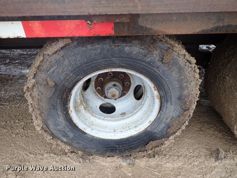 image for item DF8734 1998 PJ equipment trailer