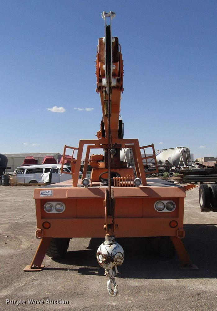 image for item DG1268 Broderson RTR701B crane